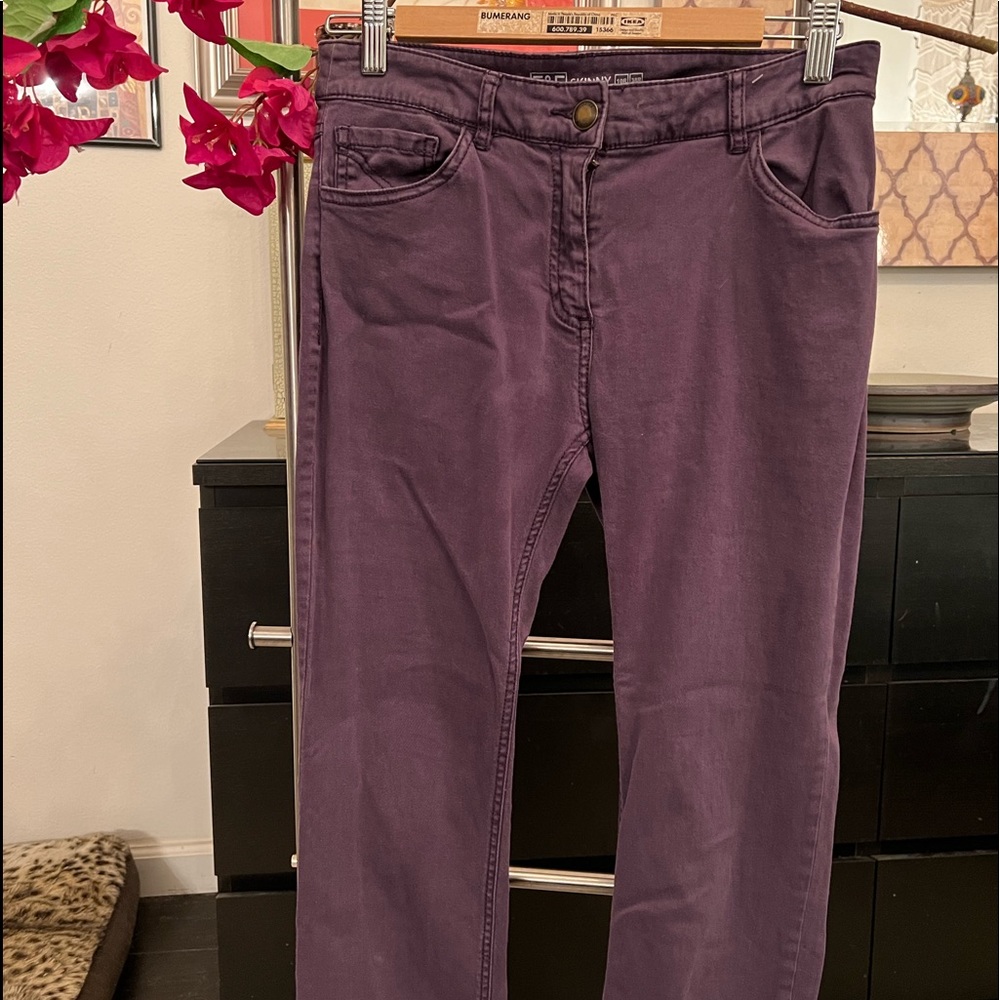 Vintage look skinny purple jeans. Size 8 UK, size 2-4 US.very good condition.
